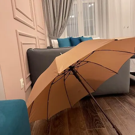 Von Cruss In Apartment Lviv