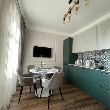 Von Cruss In Apartment Lviv