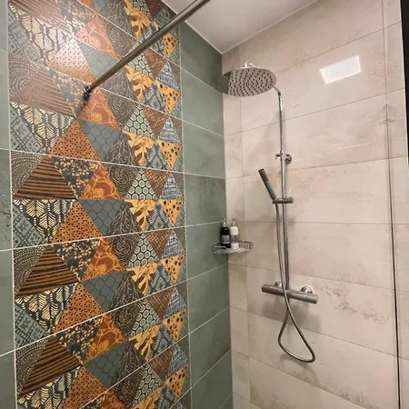 Von Cruss In Apartman